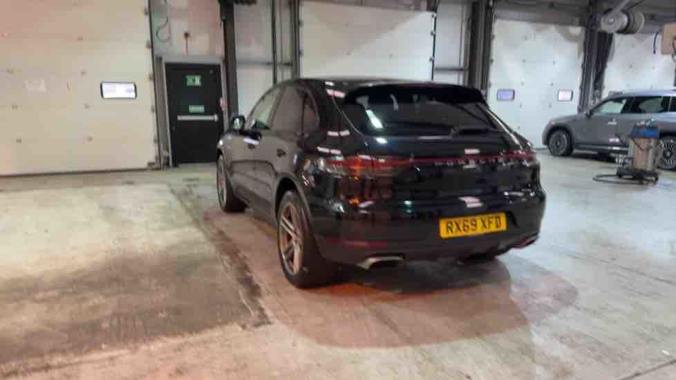 More views of Porsche Macan