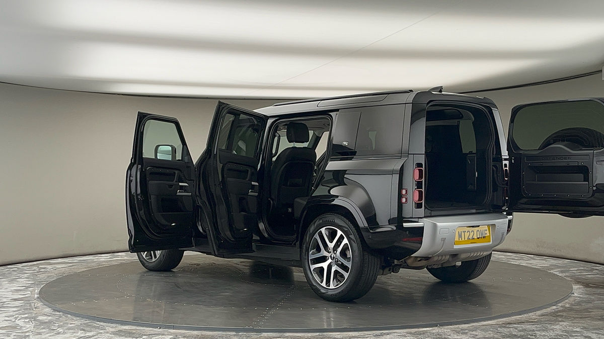 More views of Land Rover Defender 110