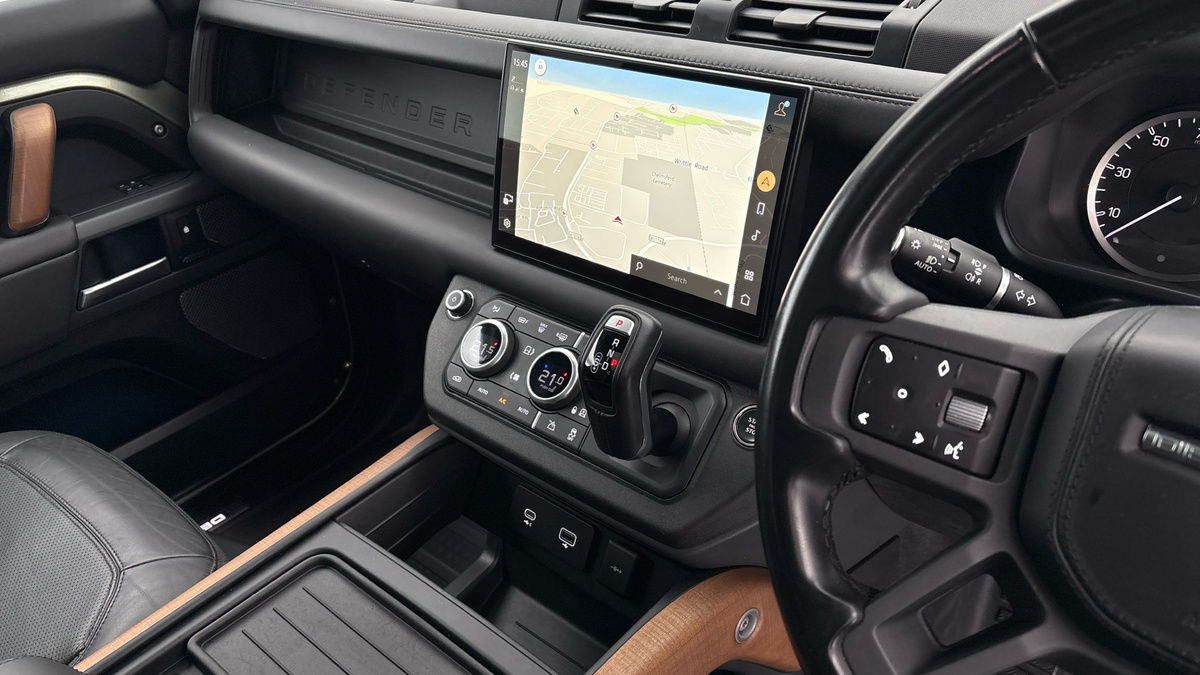 Land Rover Defender 90 Urban Image 18