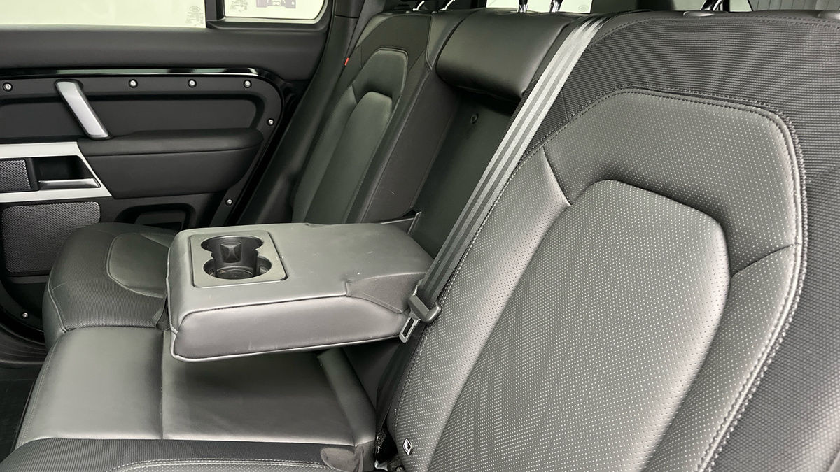 Land Rover Defender 110 Urban Image 9