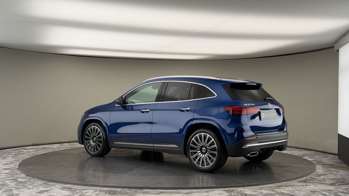 More views of Mercedes-Benz GLA