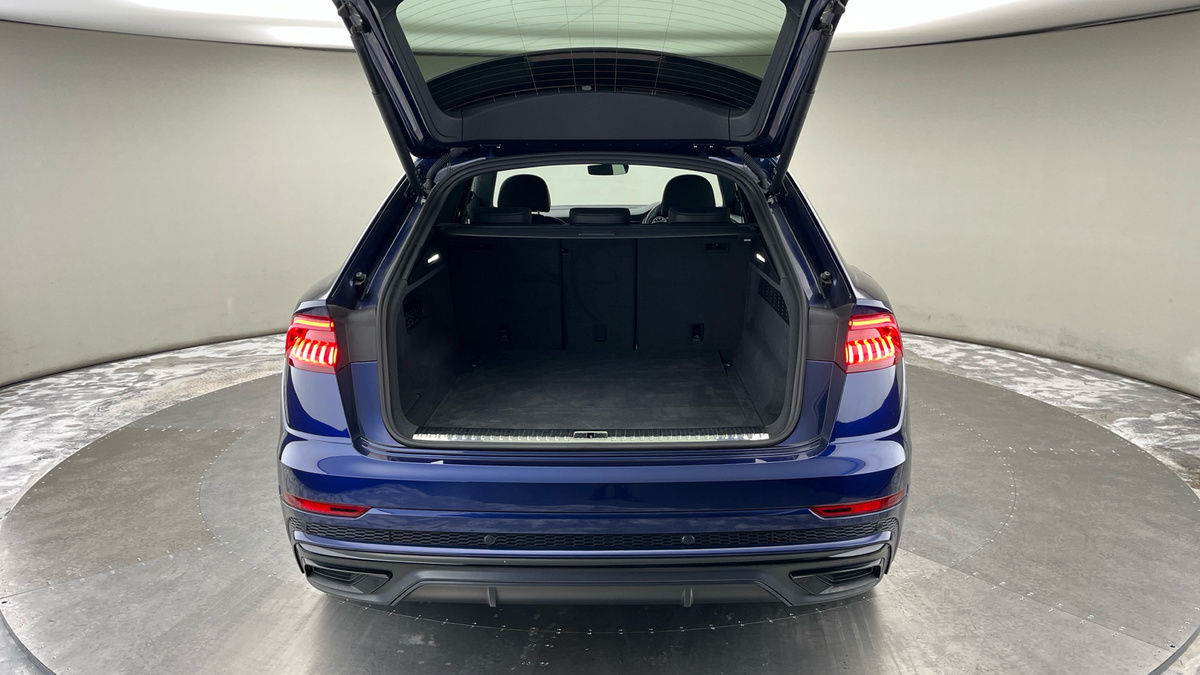 Audi Q8 Image 11