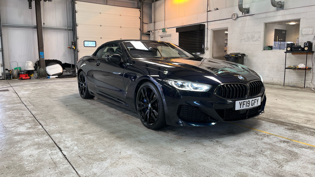 BMW 8 Series Image 27