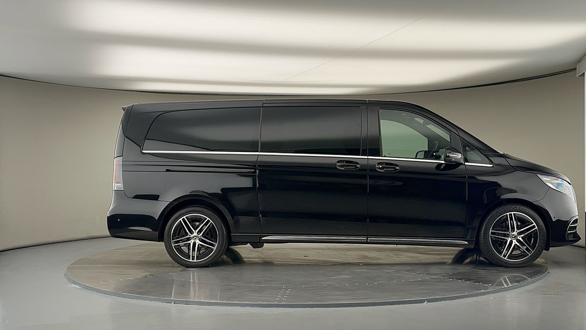 Mercedes-Benz V Class Image 16