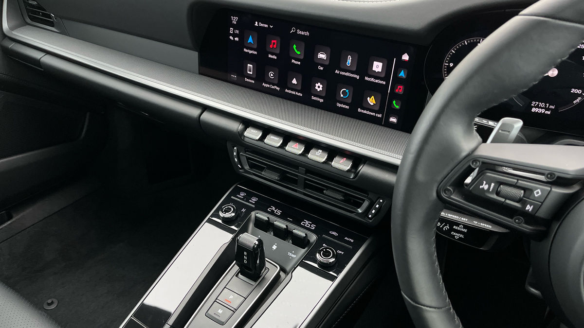 Porsche 911 Image 18