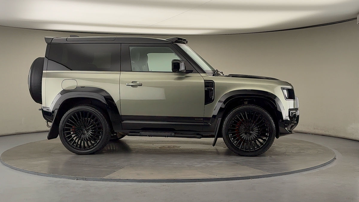 More views of Land Rover Defender 90