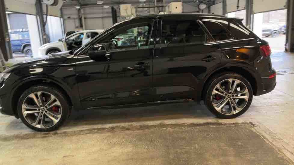 More views of Audi Q5