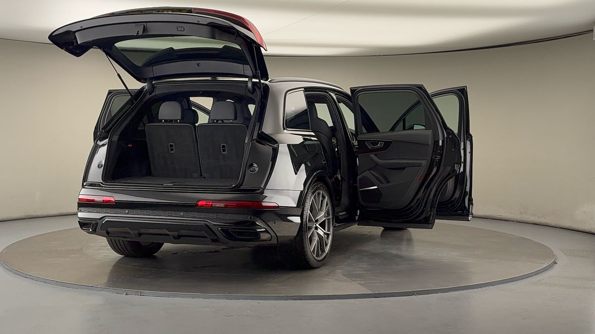 More views of Audi Q7