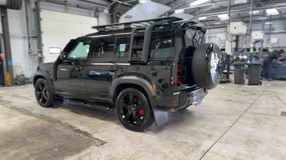 More views of Land Rover Defender 110