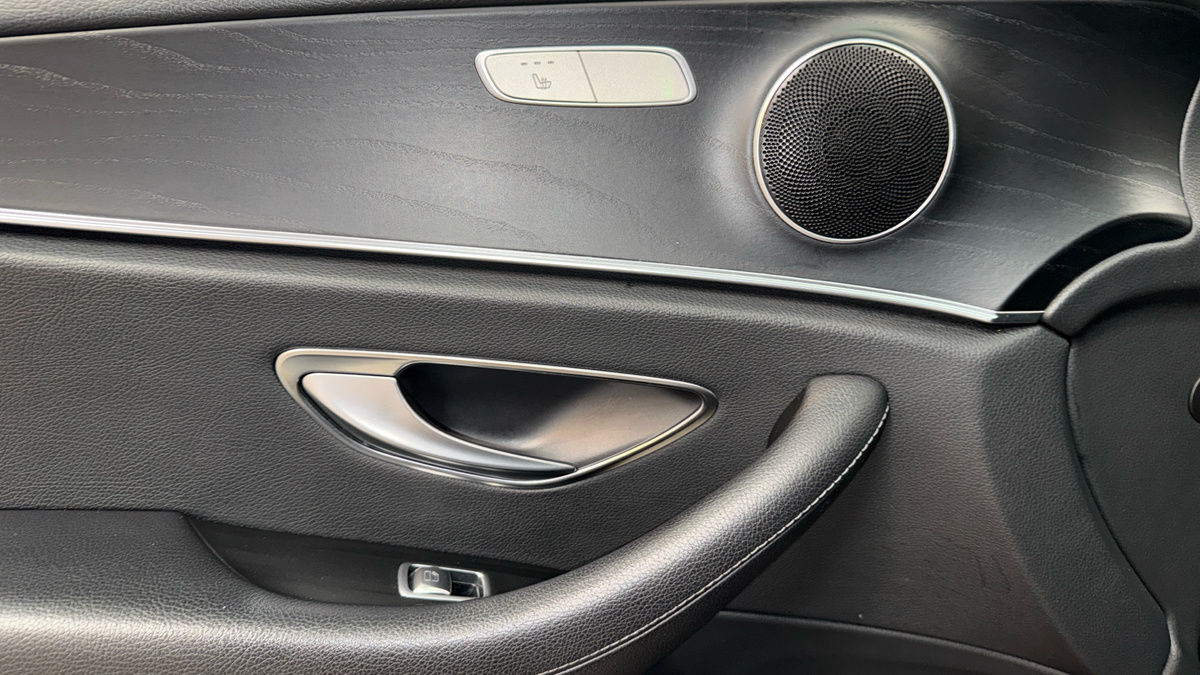 Mercedes-Benz E Class Image 19