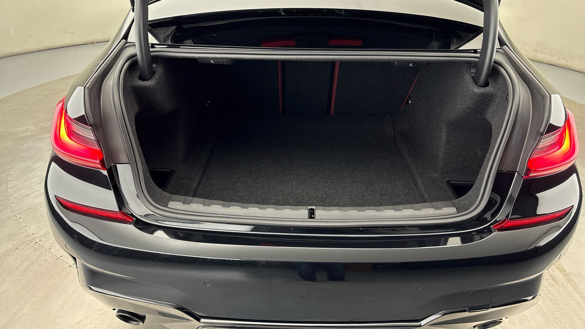 BMW 3 Series Image 11