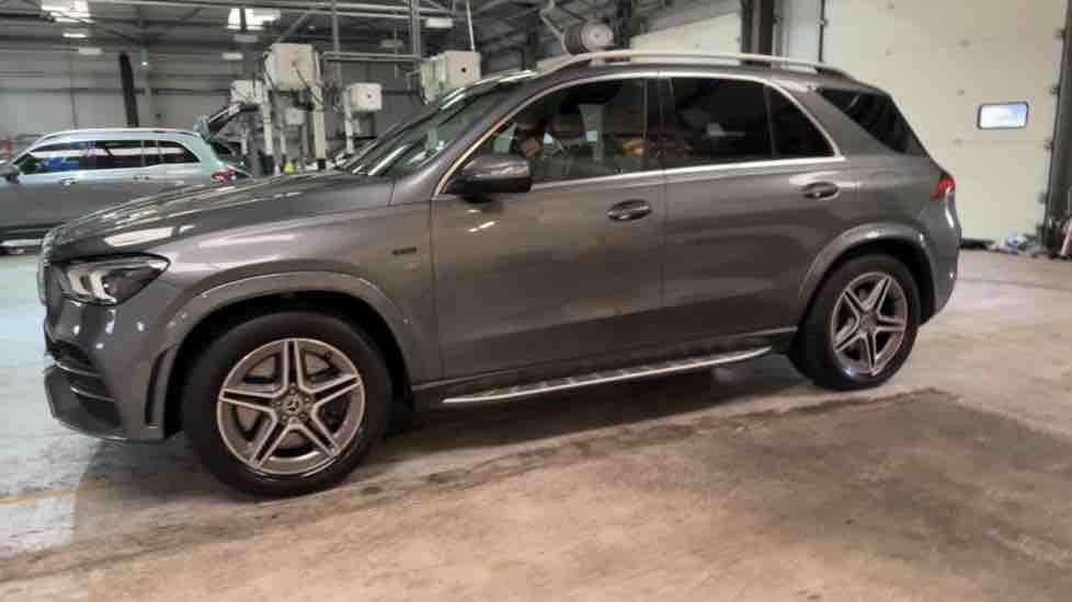 More views of Mercedes-Benz GLE