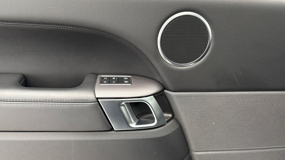 Land Rover Range Rover Sport Image 19