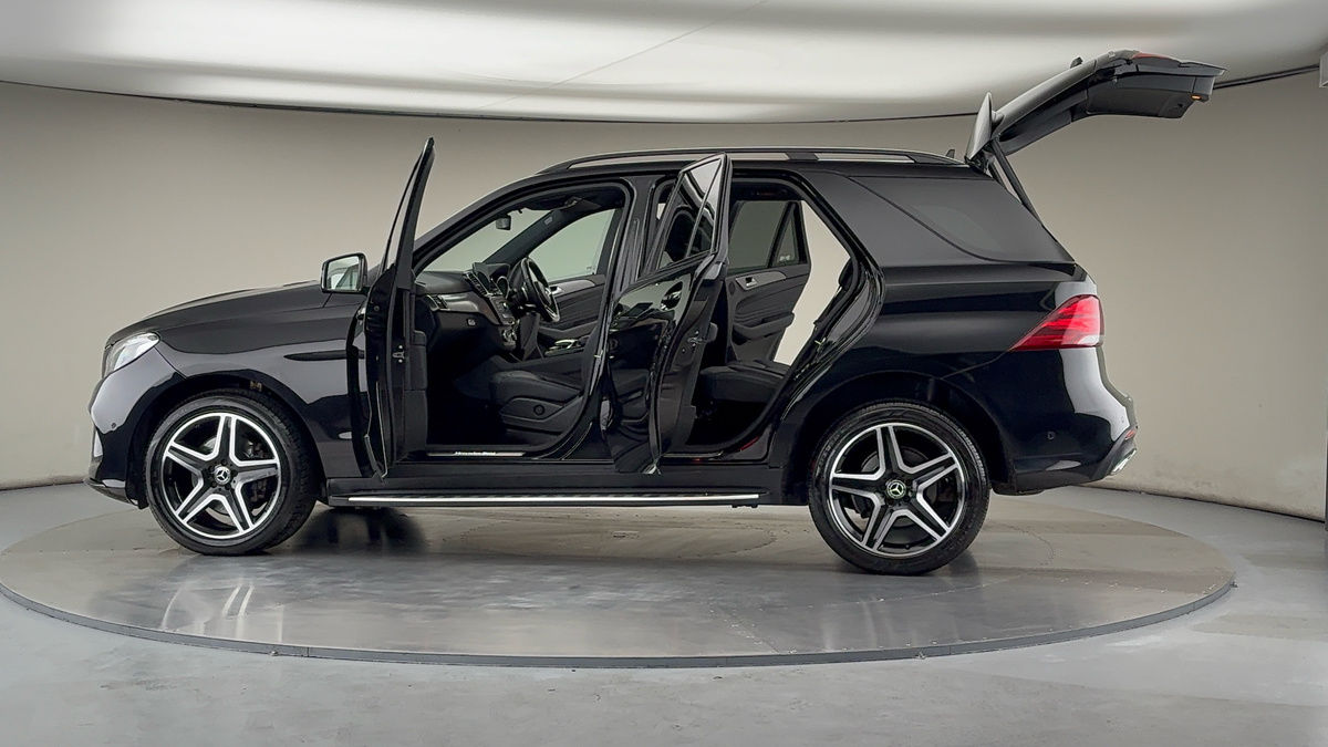More views of Mercedes-Benz GLE