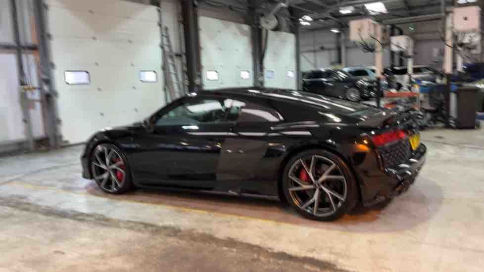 More views of Audi R8
