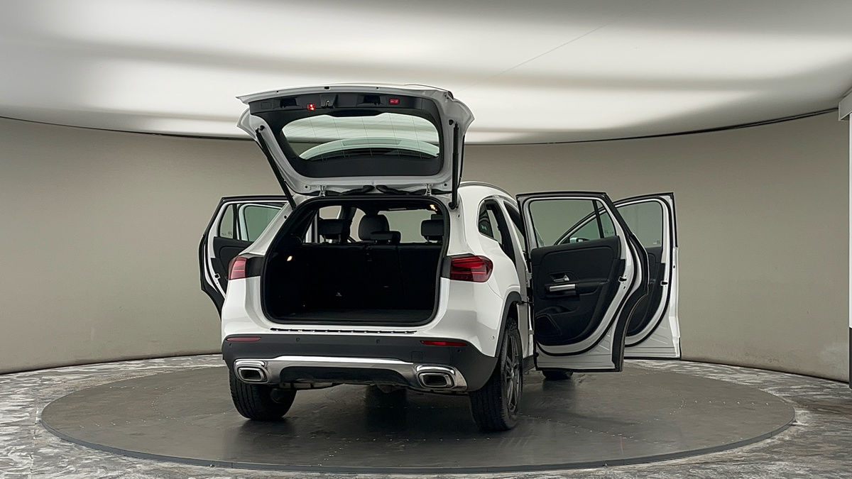 More views of Mercedes-Benz GLA