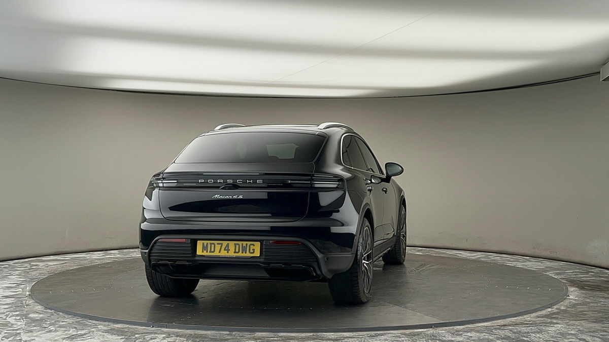 More views of Porsche Macan