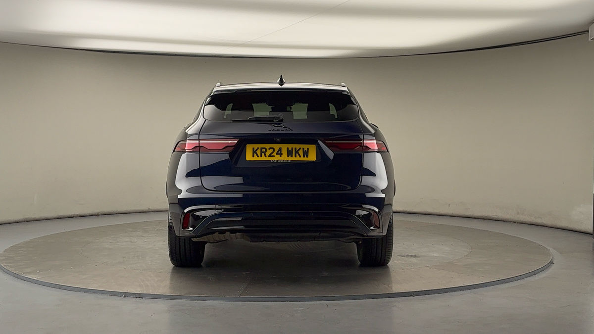Jaguar F-PACE Image 4