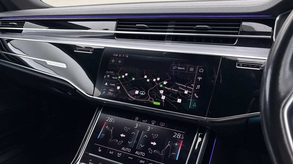 Audi A8 Image 23