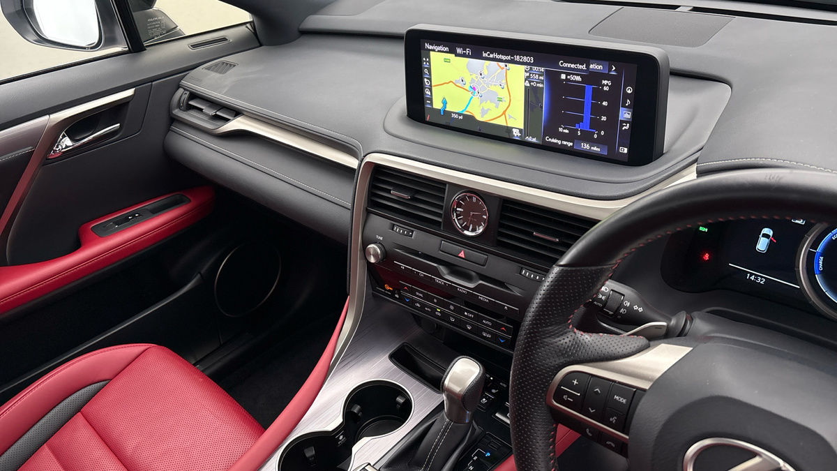 Lexus RX Image 18