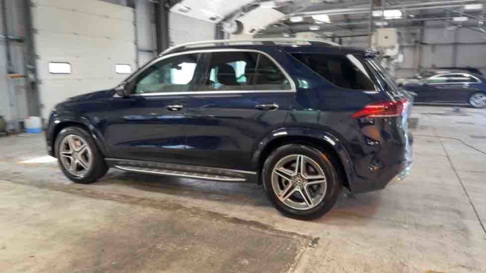 More views of Mercedes-Benz GLE