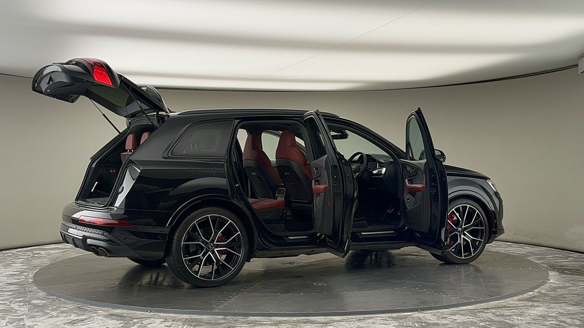 More views of Audi SQ7