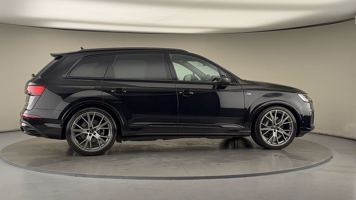 More views of Audi Q7