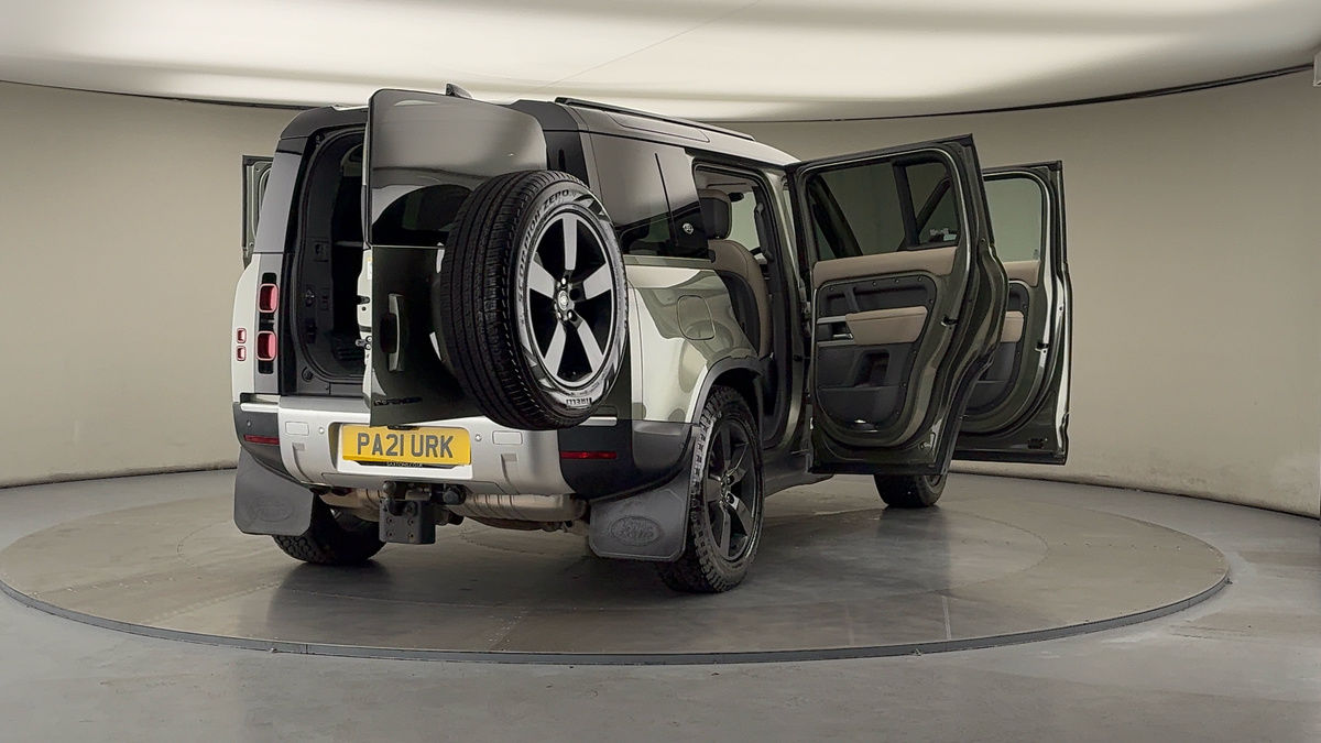More views of Land Rover Defender 110