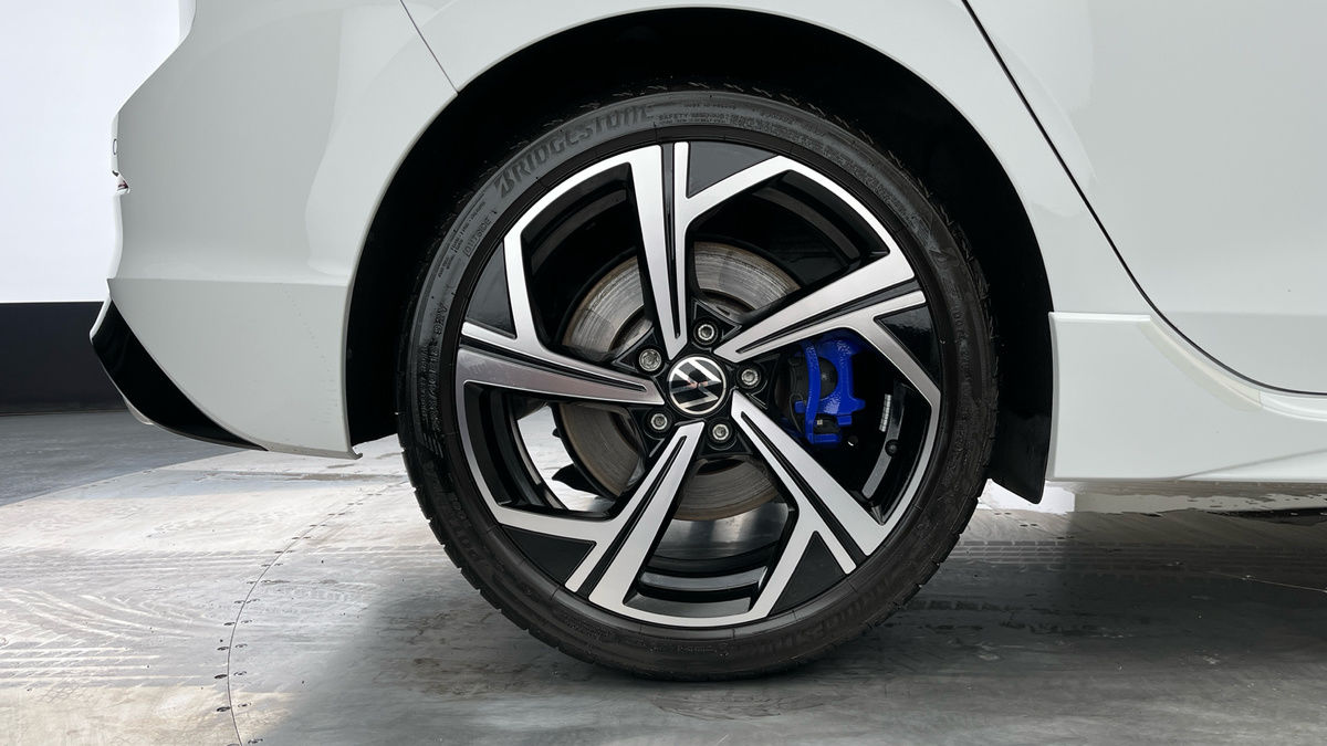 Volkswagen Golf Image 10