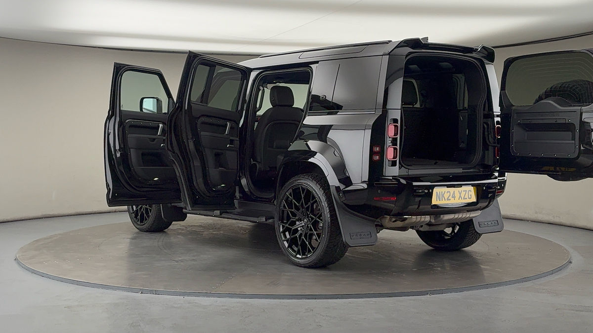 More views of Land Rover Defender 110