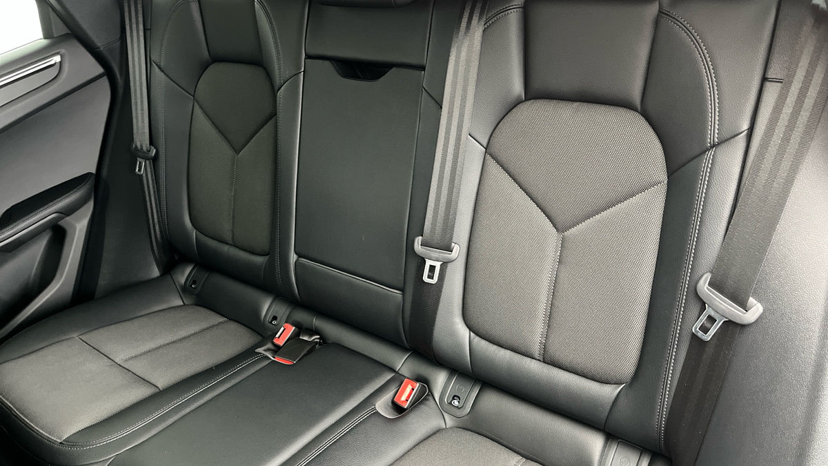 Porsche Macan Image 8