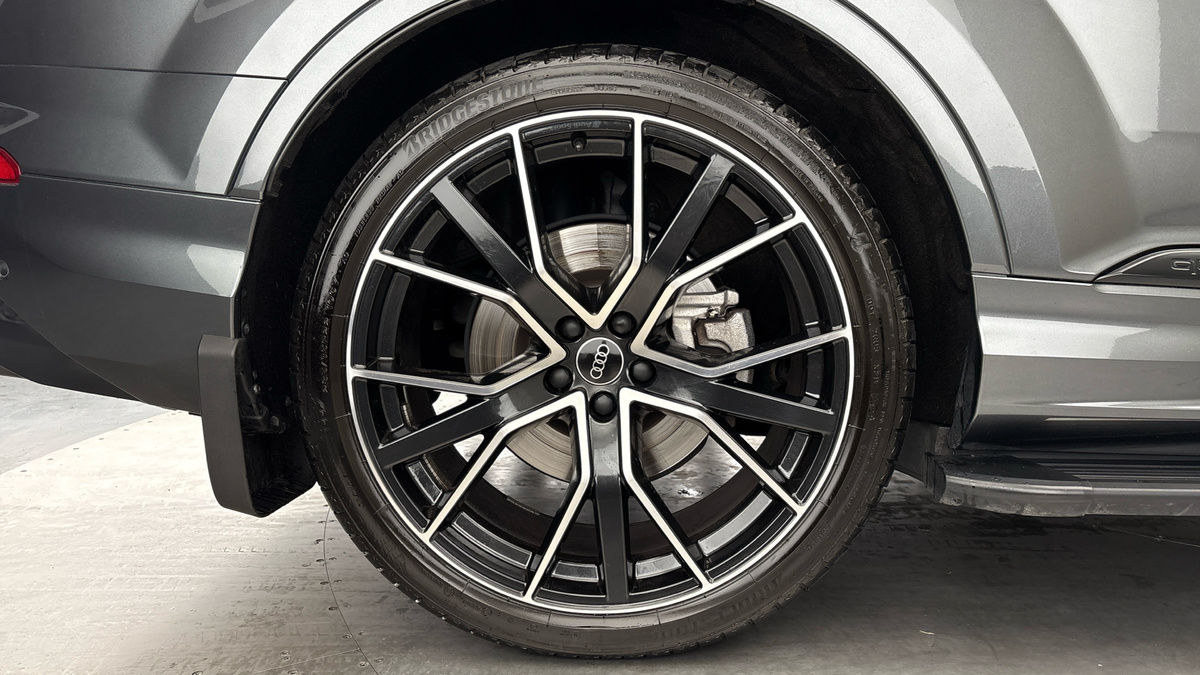 Audi Q7 Image 10