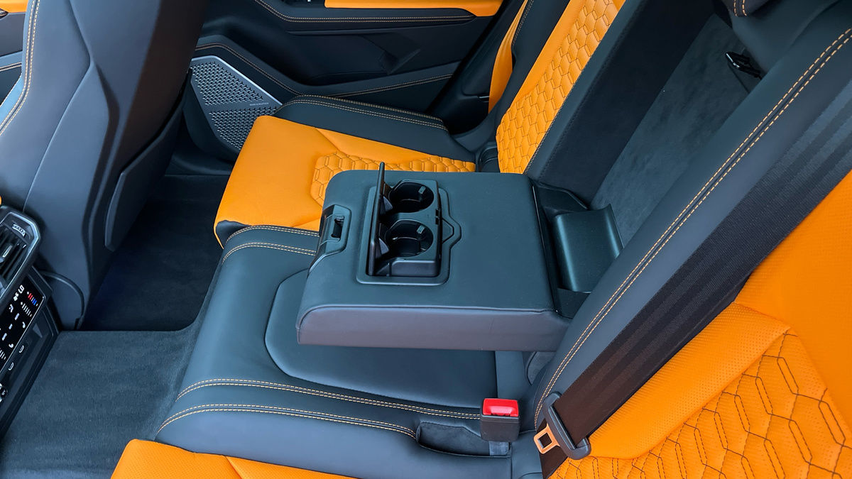 Lamborghini Urus Image 9