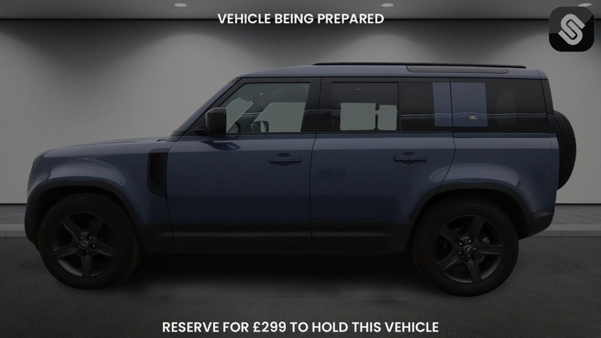 Land Rover Defender 110 Image 6
