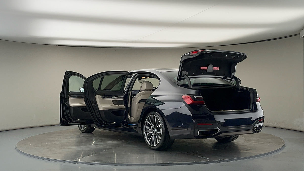 BMW 7 Series Image 23