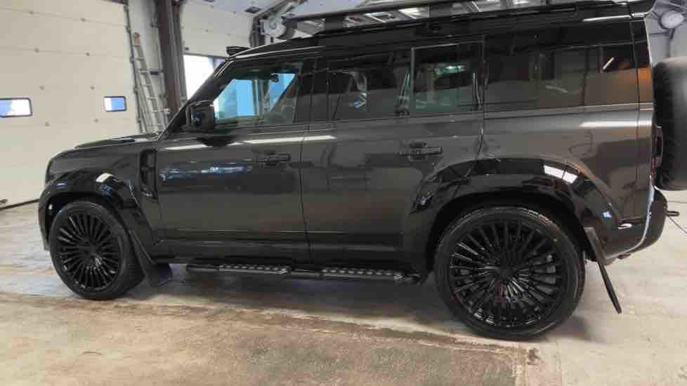More views of Land Rover Defender 110