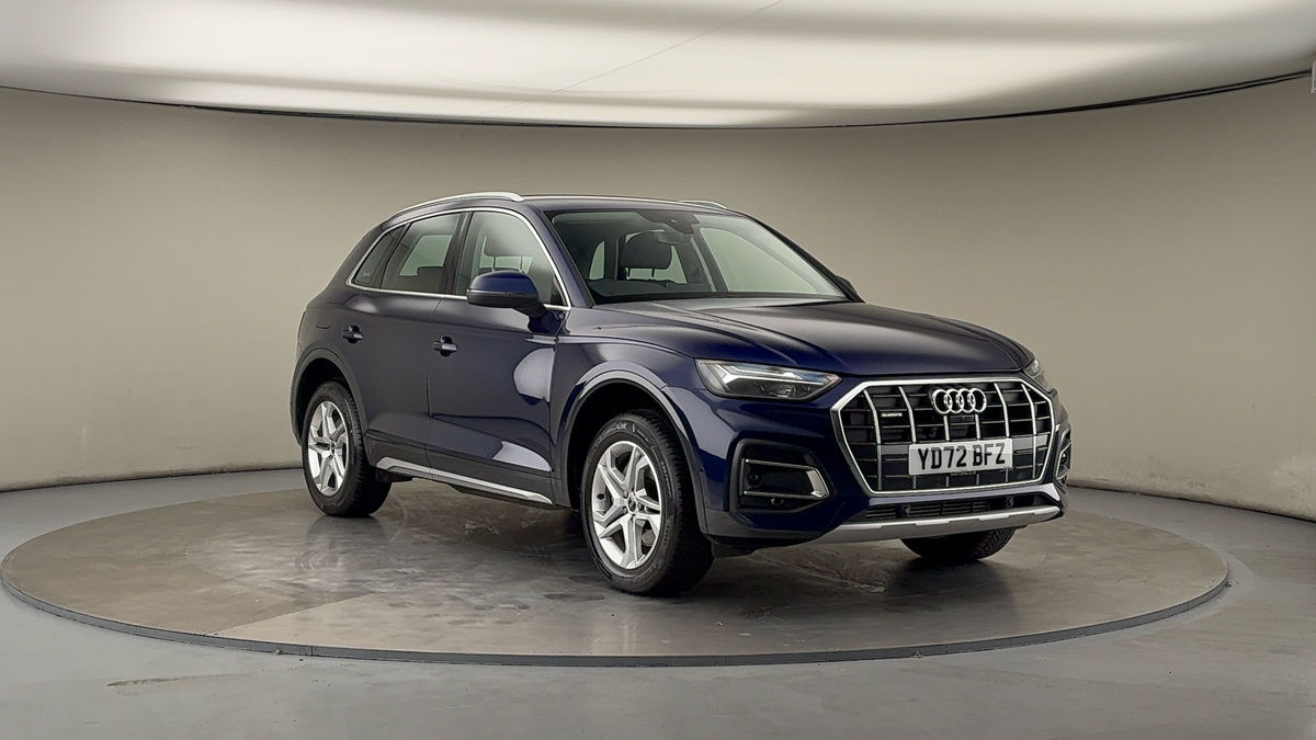 Audi Q5 Sticky Header Image