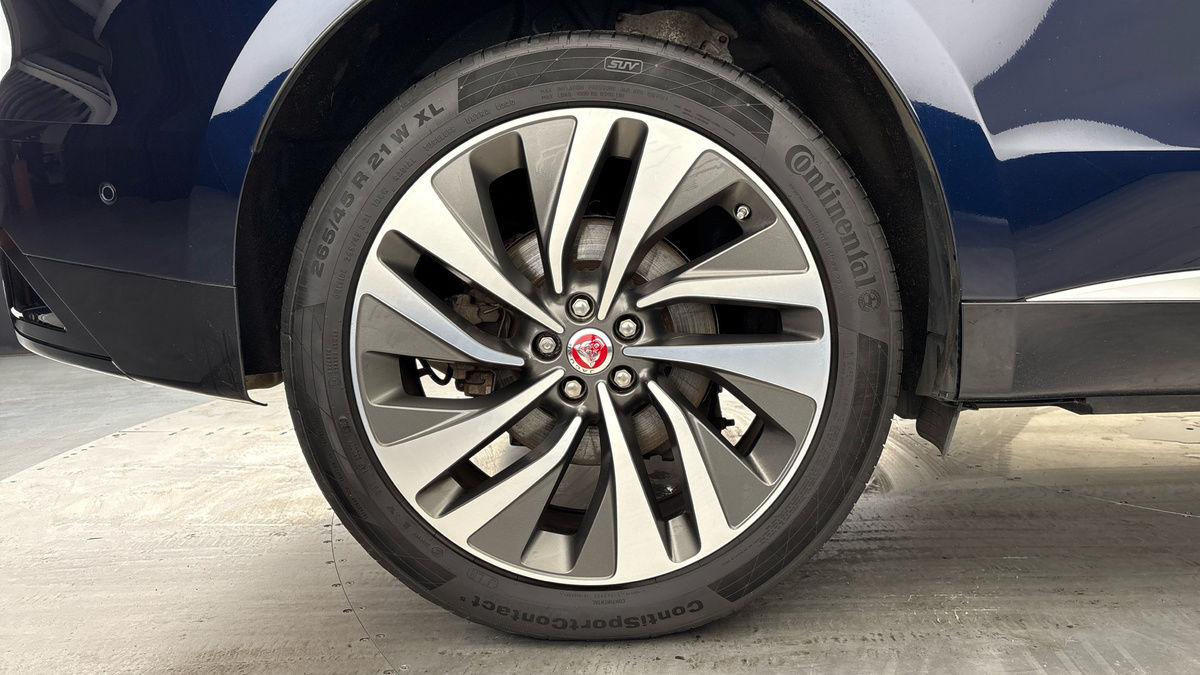 Jaguar F-PACE Image 10