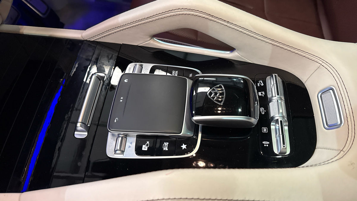 Mercedes-Benz Maybach GLS Image 25