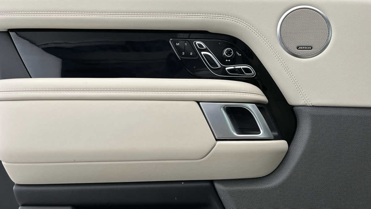 Land Rover Range Rover Image 19