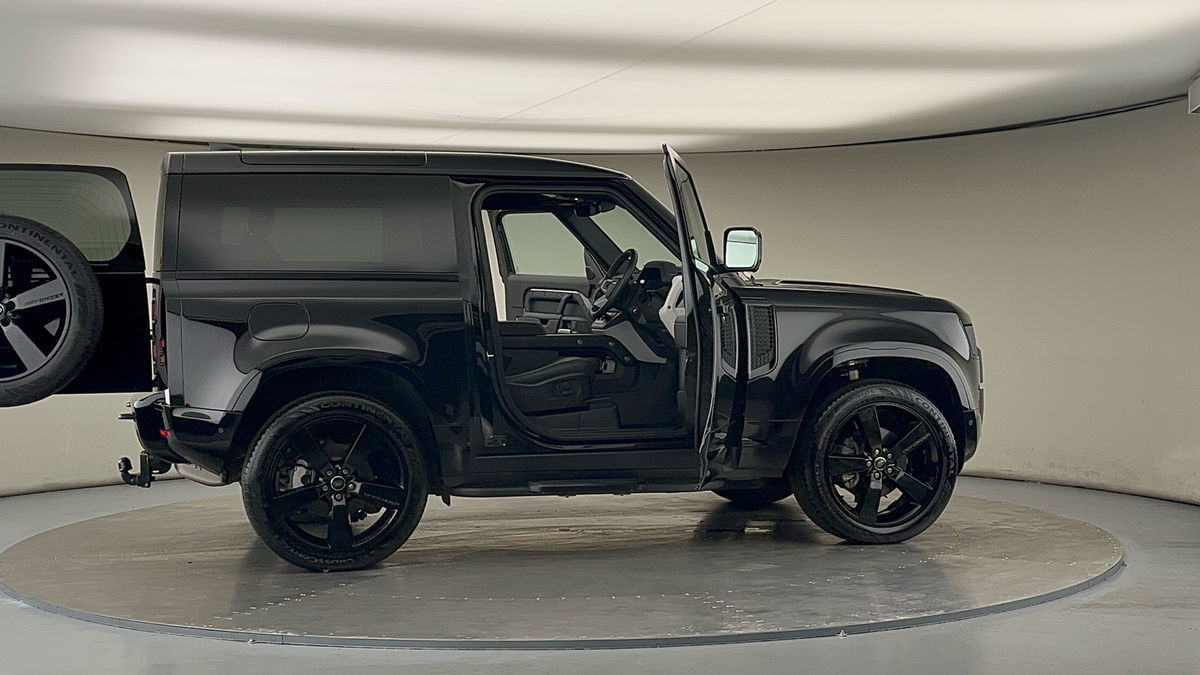 More views of Land Rover Defender 90