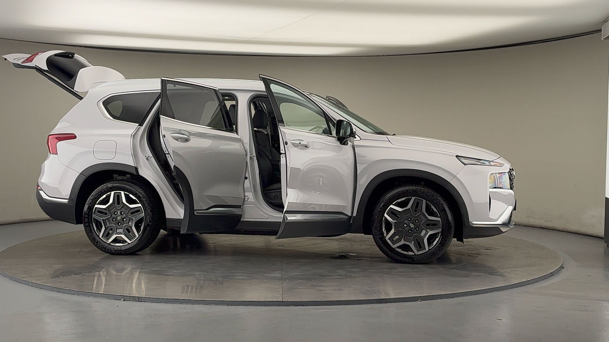 More views of Hyundai Santa Fe