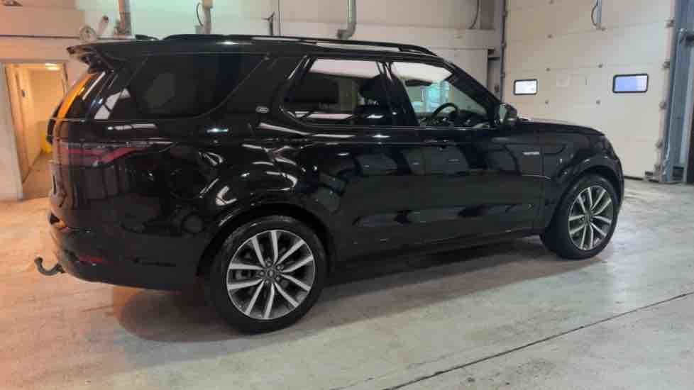More views of Land Rover Discovery