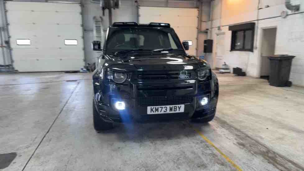 More views of Land Rover Defender 110