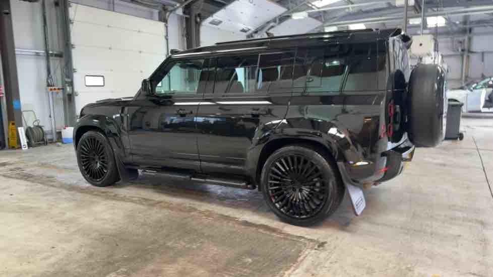More views of Land Rover Defender 110