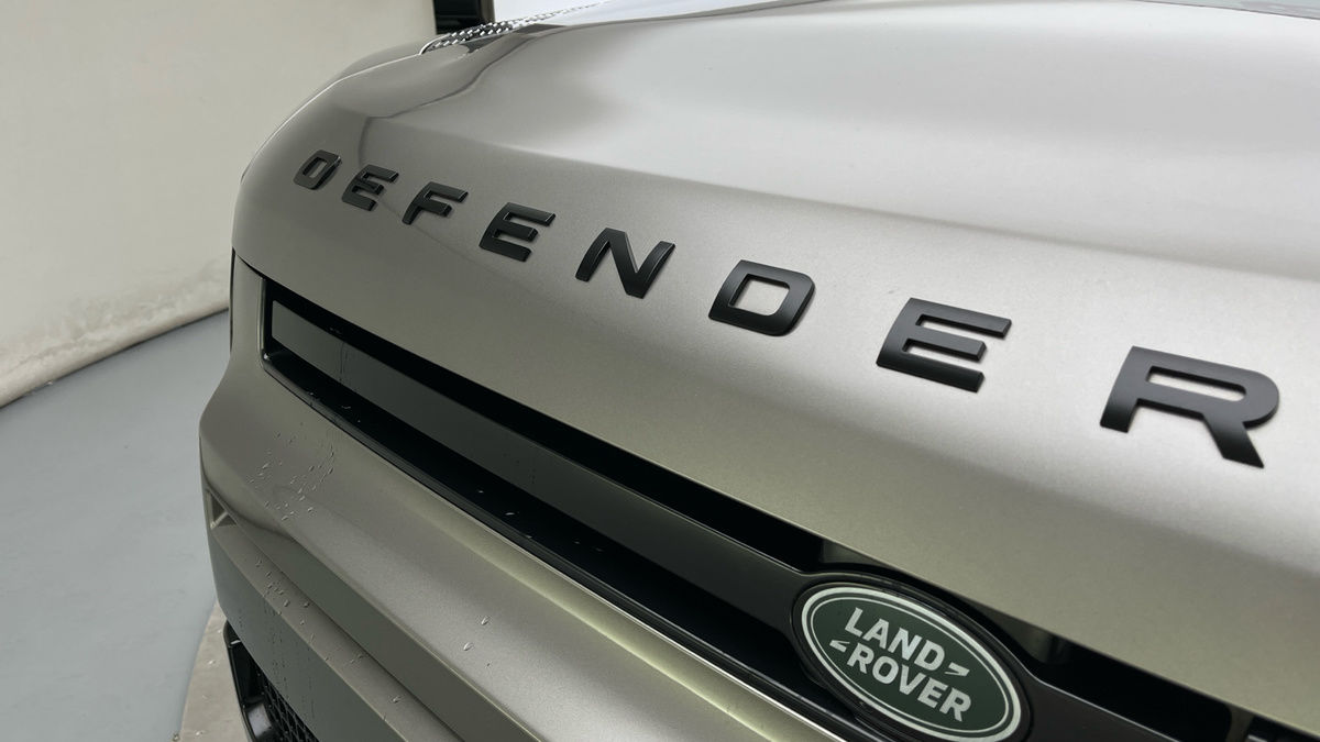 Land Rover Defender 110 Urban Image 47