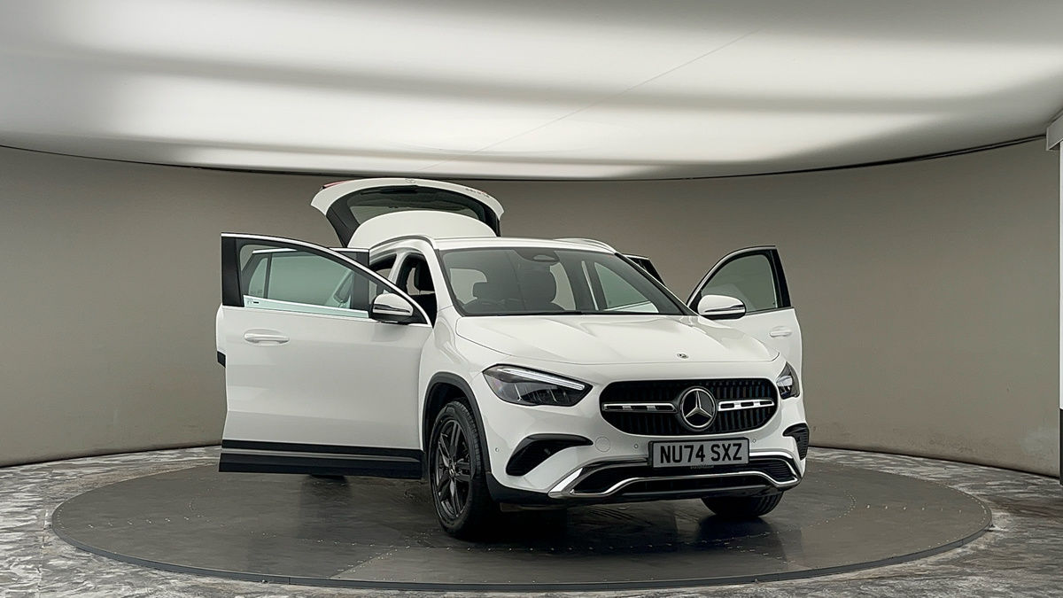 More views of Mercedes-Benz GLA