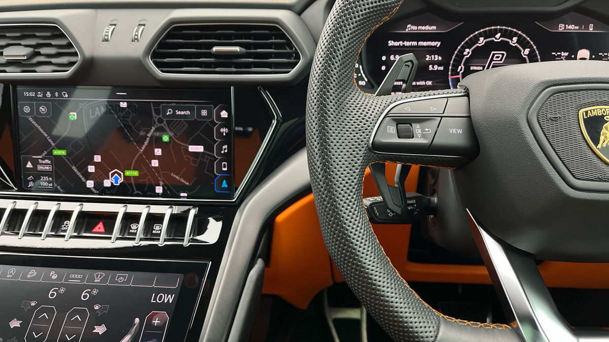 Lamborghini Urus Image 13