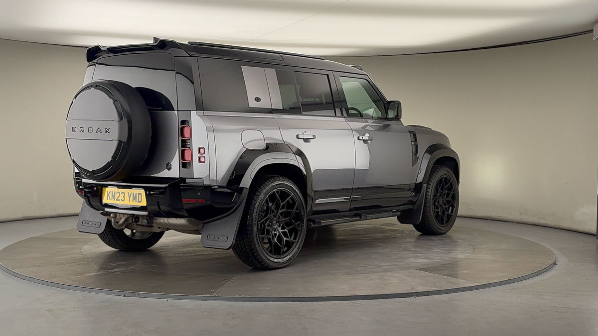More views of Land Rover Defender 110