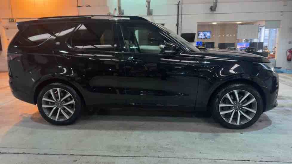 More views of Land Rover Discovery